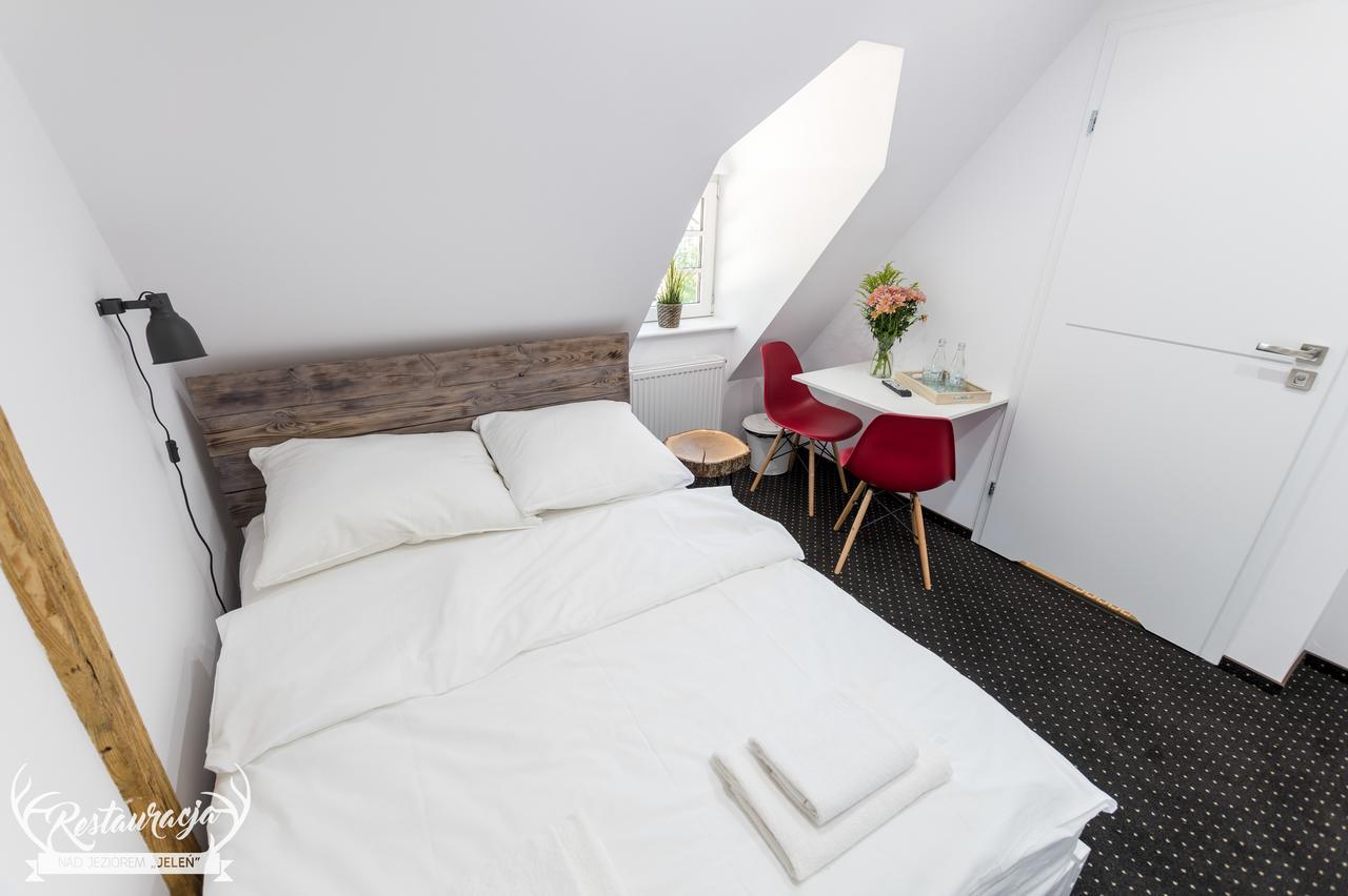 Pokoje Hotelowe Nad Jeziorem Jelen Bytów Esterno foto