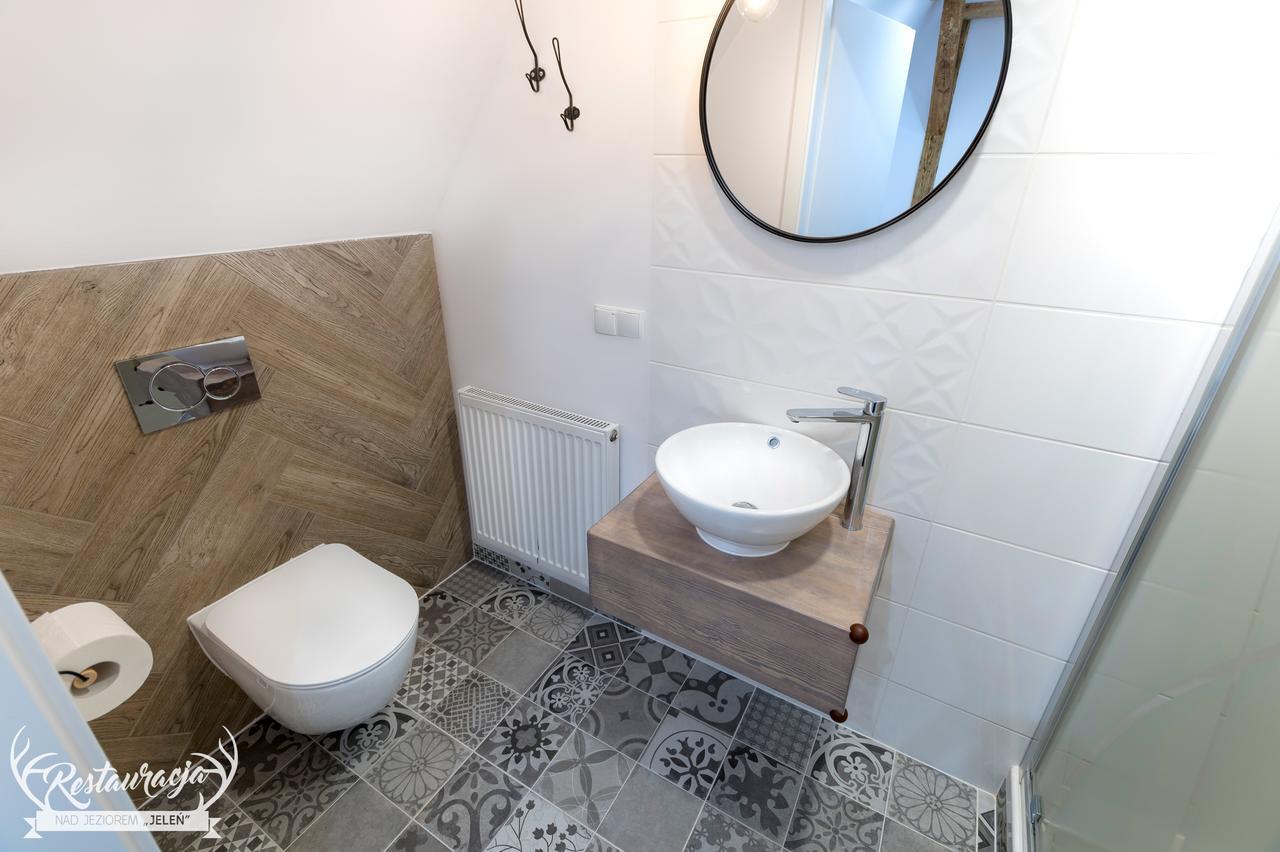 Pokoje Hotelowe Nad Jeziorem Jelen Bytów Esterno foto