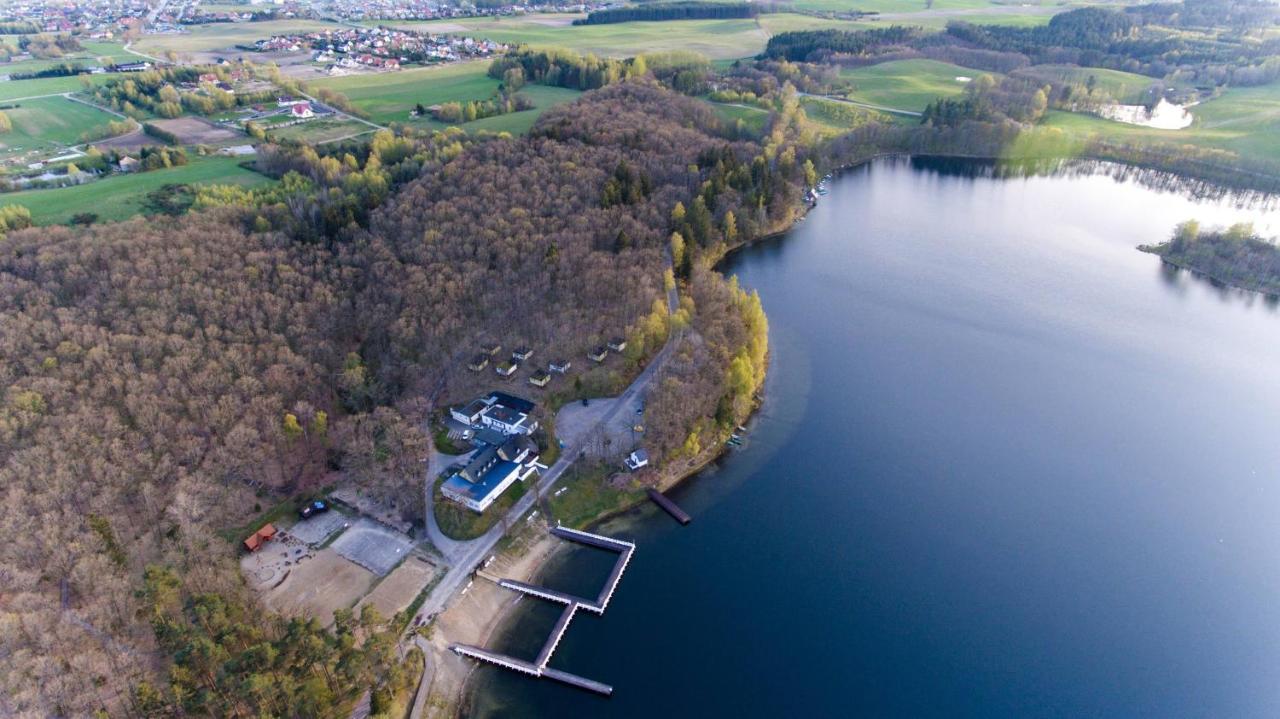 Pokoje Hotelowe Nad Jeziorem Jelen Bytów Esterno foto