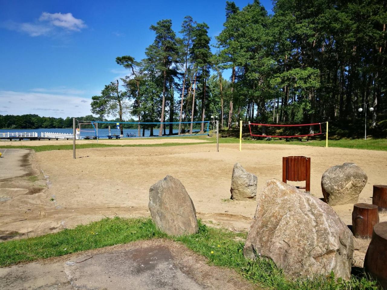 Pokoje Hotelowe Nad Jeziorem Jelen Bytów Esterno foto