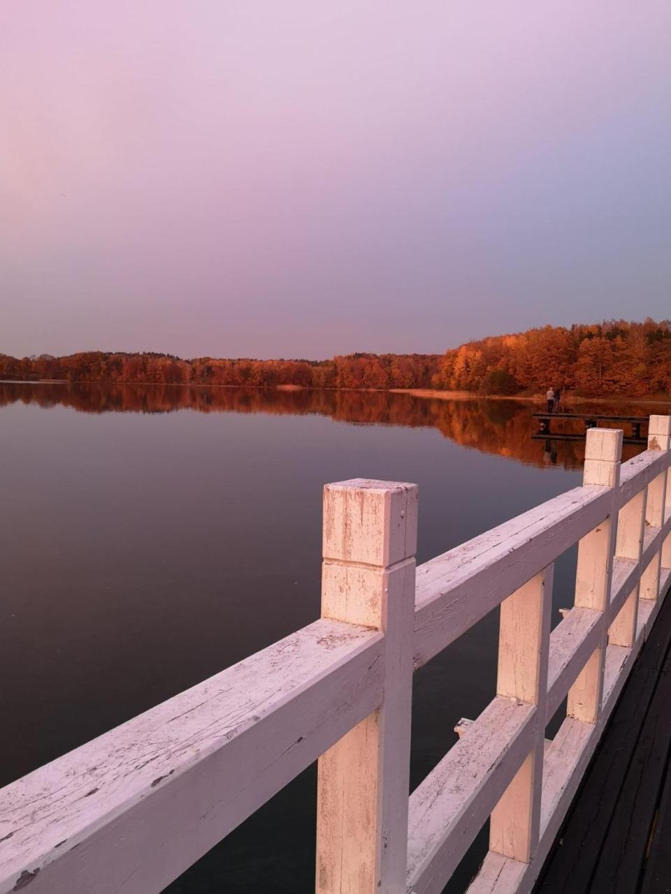 Pokoje Hotelowe Nad Jeziorem Jelen Bytów Esterno foto